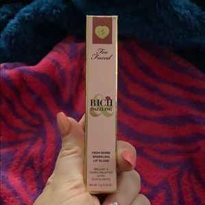 TooFaced Rich&Dazzling Lipgloss